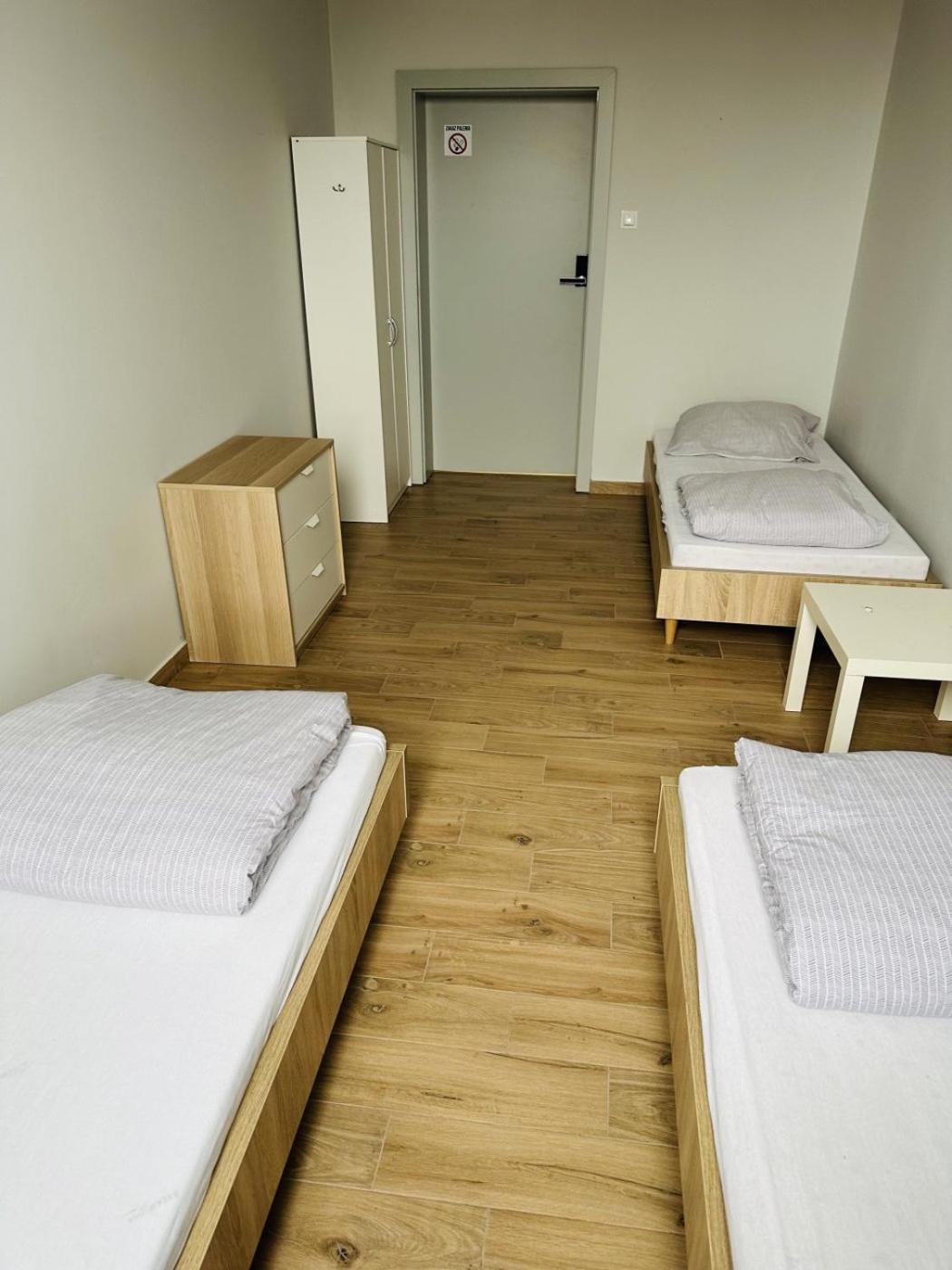 Albergue Starbal Radom Exterior foto